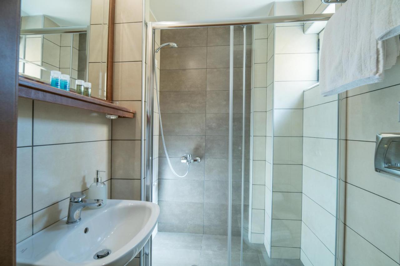 Hiona 3* Палекастрон